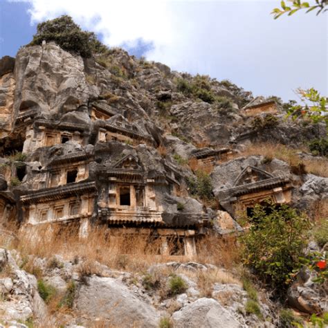 Dünya Güzelleri: Tarihi Yapılar Ve Doğal Güzellikler