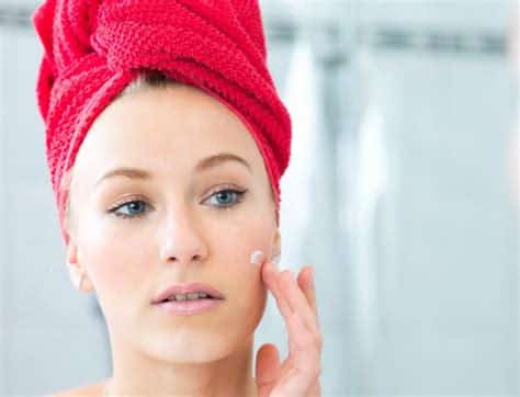 Yaz Aylarında Uygulanabilir Doğal Cilt Bakım Yöntemleri